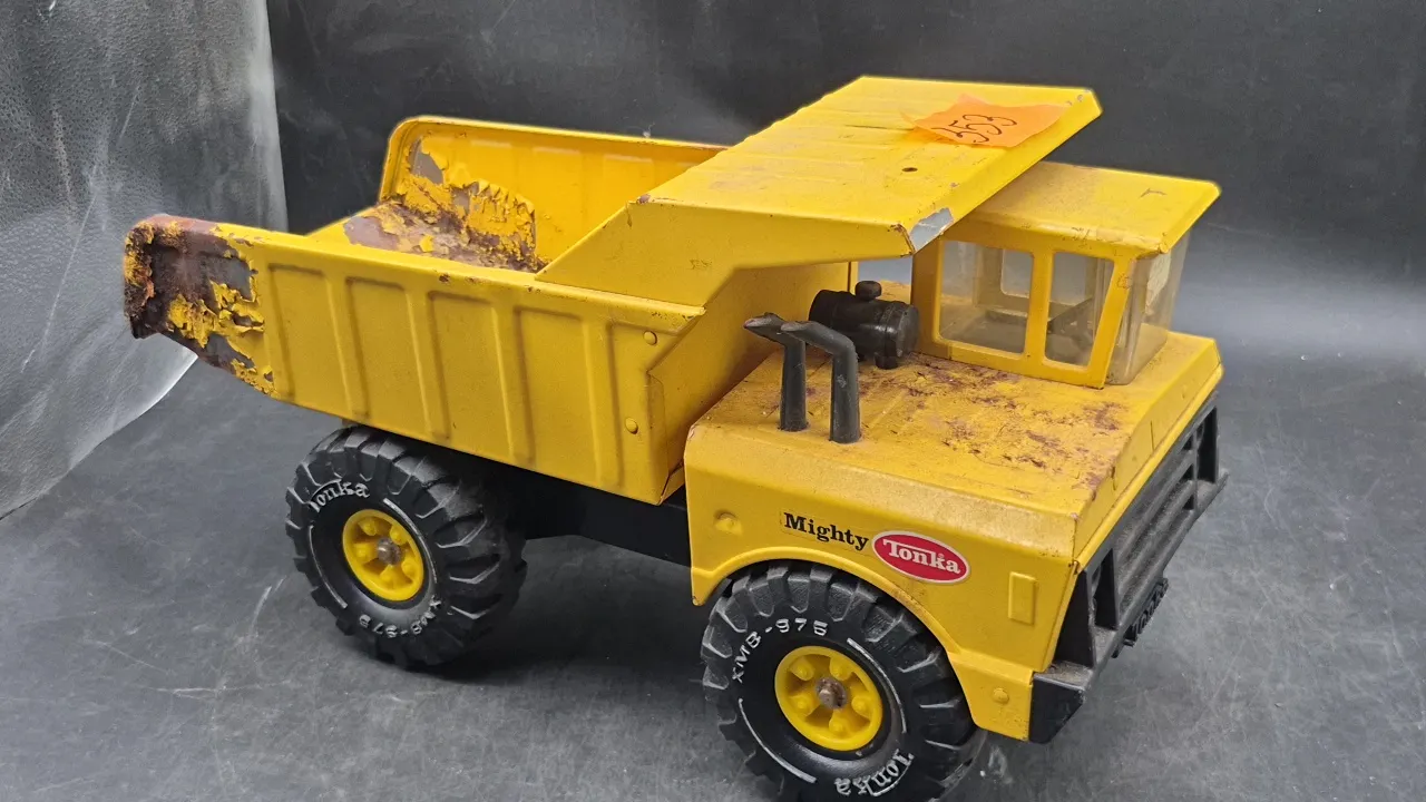 MIGHTY TONKA TRUCK