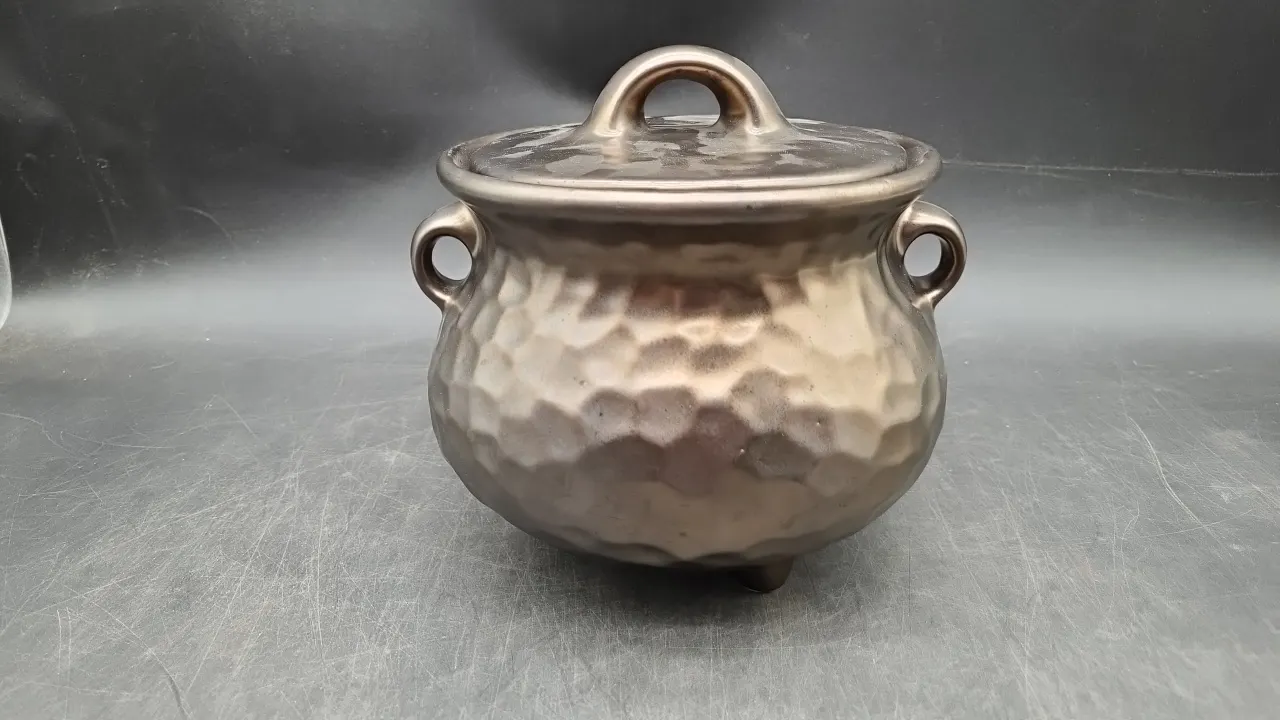 VINTAGE McCOY (?) Metallic Bronze Hammered Stoneware Bean Pot
