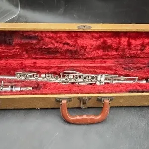 VINTAGE METAL CLARINET IN CASE