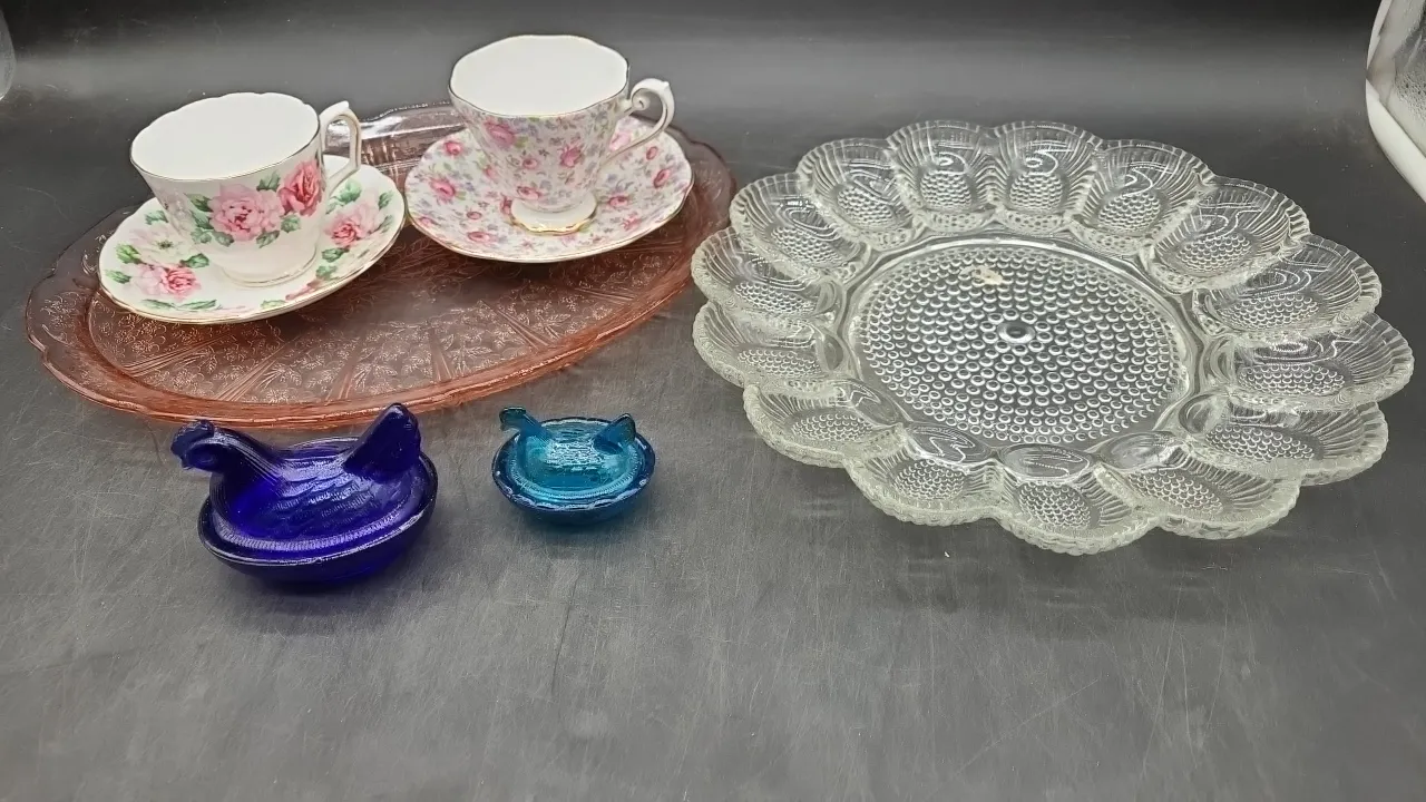 SMALL & MINI NESTING HENS, EGG PLATE, CUPS & SAUCERS + PINK DEPRESSION PLATTER