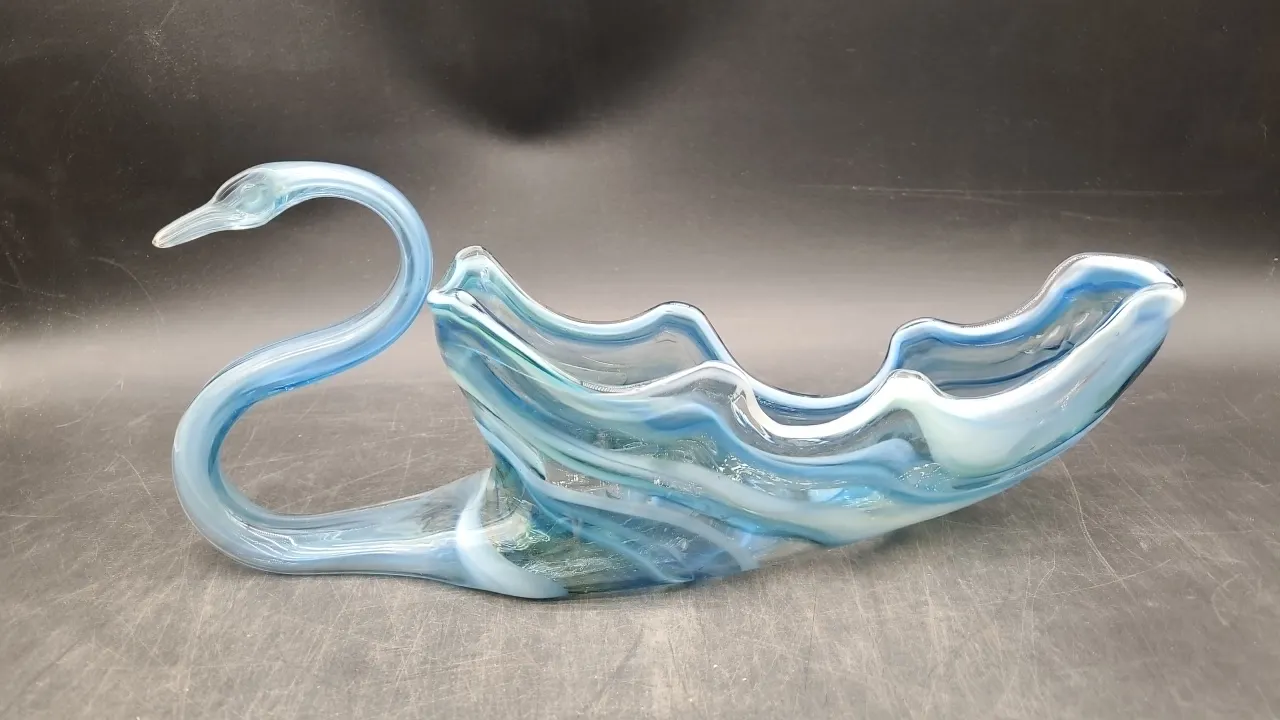 BLOWN GLASS SWAN PLANTER