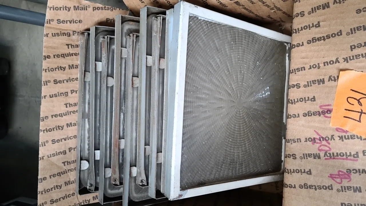 SQUARE VINTAGE FLUSH – AMOUNT or RECESSED CEILING LIGHTS