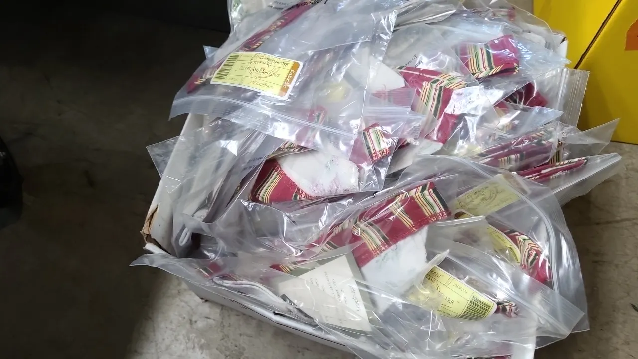 LONGER burger LINERS – all NIB