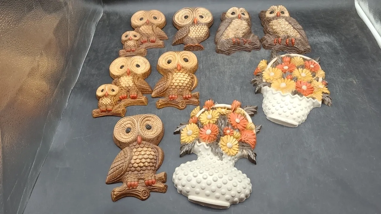 OWL & FLORAL WALL DECOR