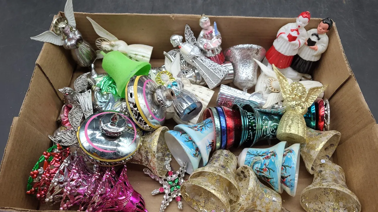 VINTAGE PLASTIC CHRISTMAS ANGELS & BELLS
