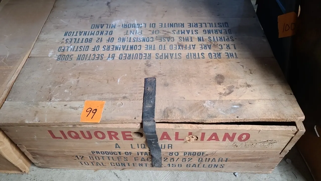 VINTAGE WOODEN LIQUOR GALLIANO BOX