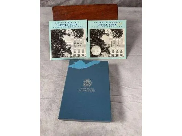 1987 Prestige Set And Little Rock Coin And Medal Set