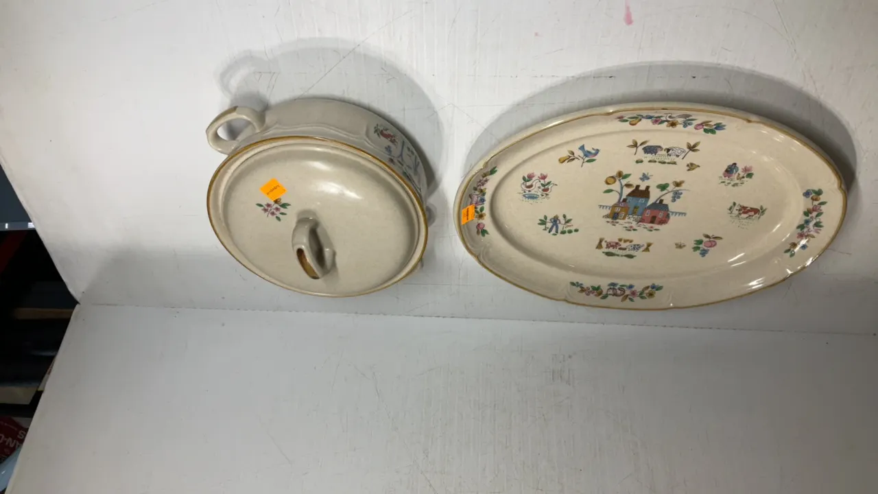 International Heartland Platter and Lidded Dish