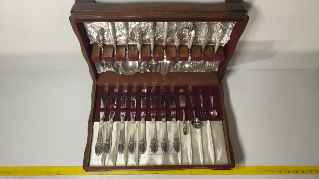 Rogers Bros. Silverplated Flatware Set