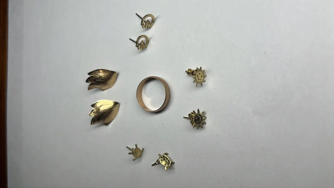 4 Pair 14K Earrings & 14K Ring, Size 6, 4.9 Gram