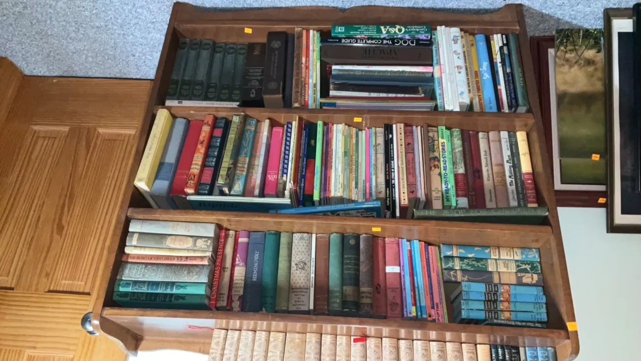 Wooden 4 Tier Bookshelf