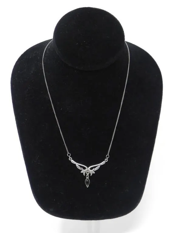 STERLING SILVER NECKLACE 4g