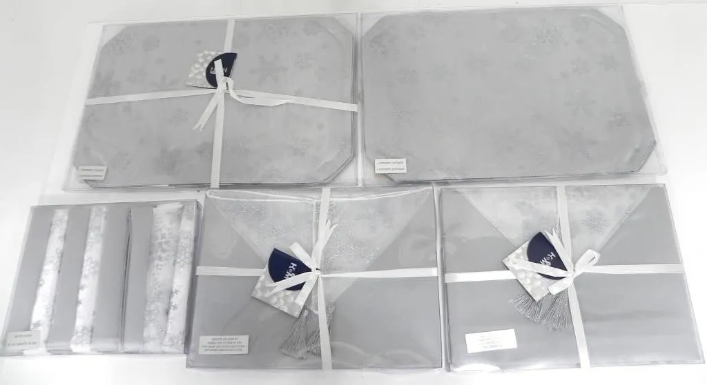 TABLE CLOTH, RUNNER SET, NAPKINS, PLACEMATS