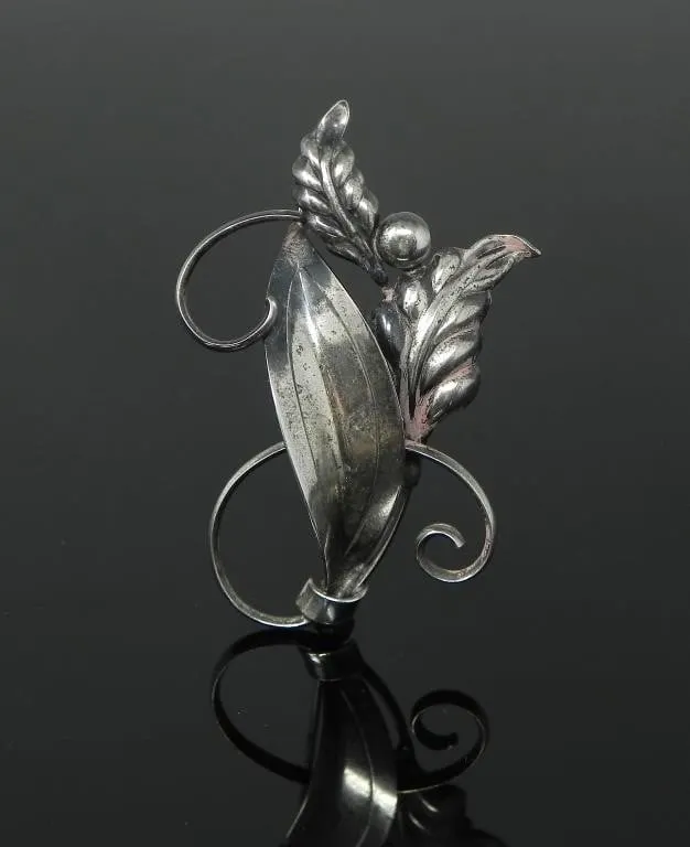 BOND BOYD STERLING SILVER BROOCH 6.43g