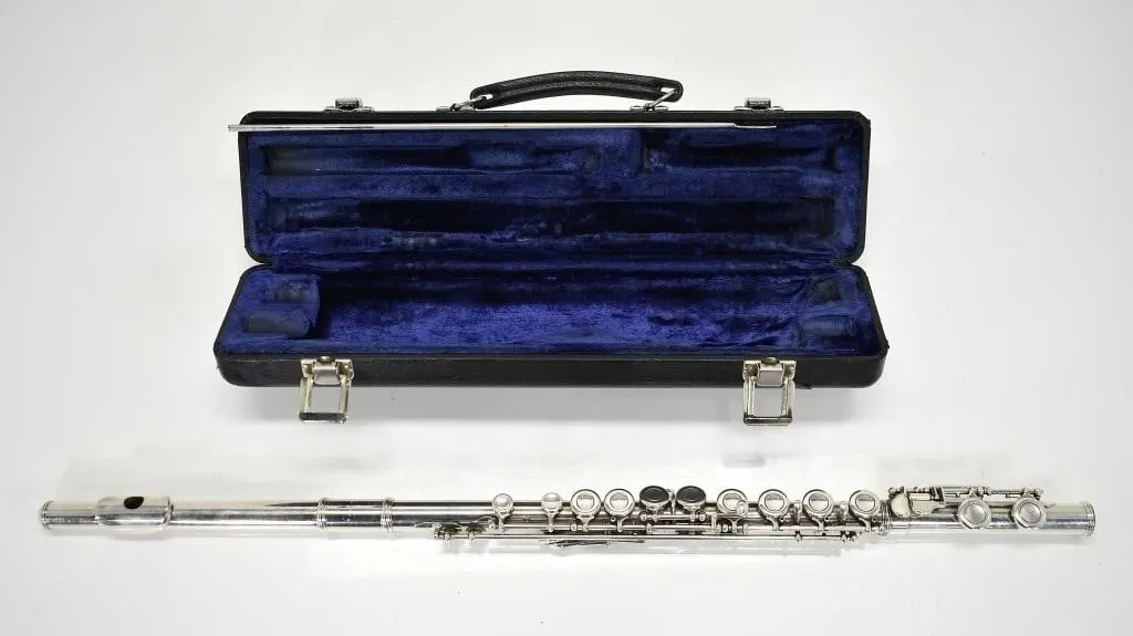 W.T. ARMSTRONG FLUTE WITH CASE