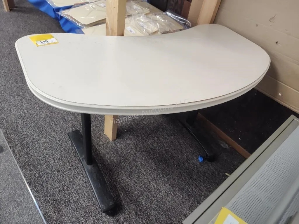 Rolling desk