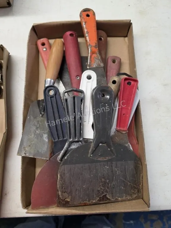 Pitty knives and trowel