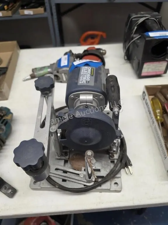 Saw blade sharpener