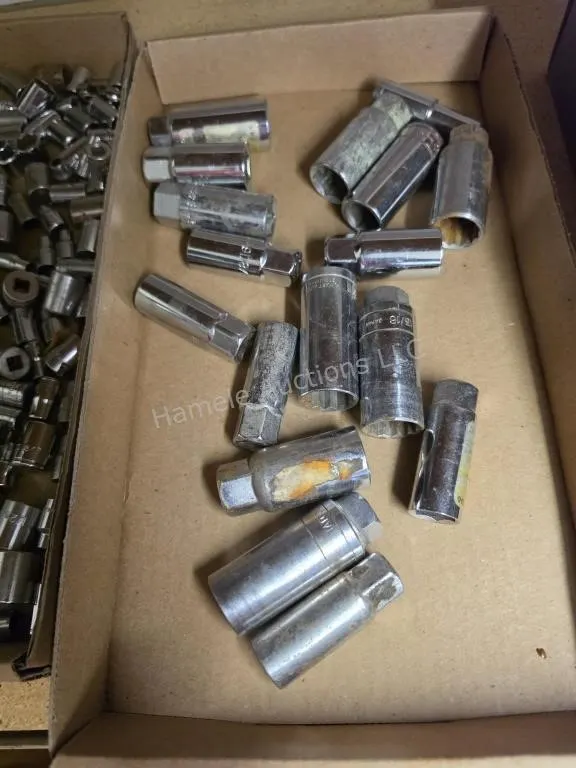 Assorted spark plug sockets