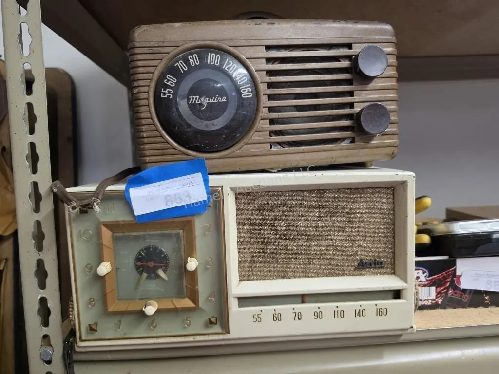 2 vintage radios