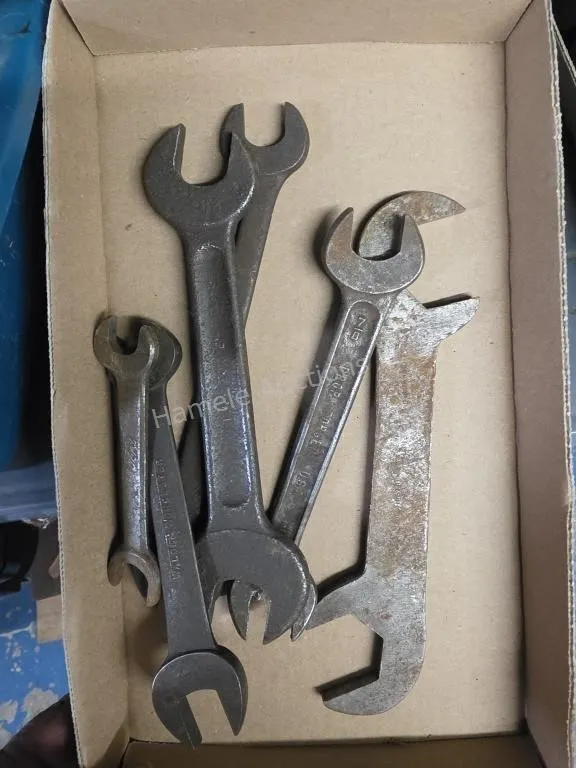 Assorted old wrenches