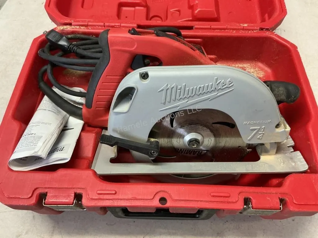 Milwaukee Circular Saw