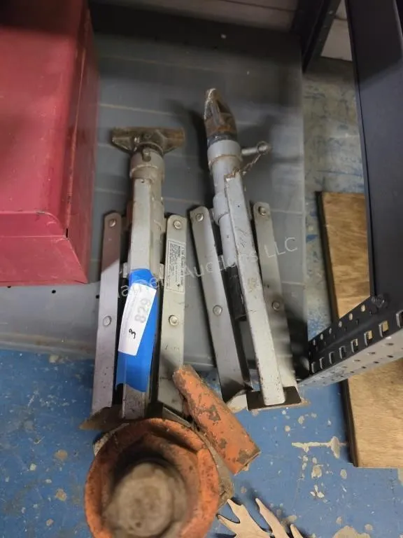 2 stands and a jack