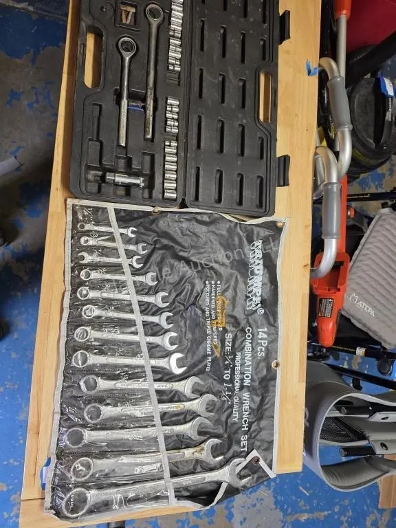 Socket and wrench set