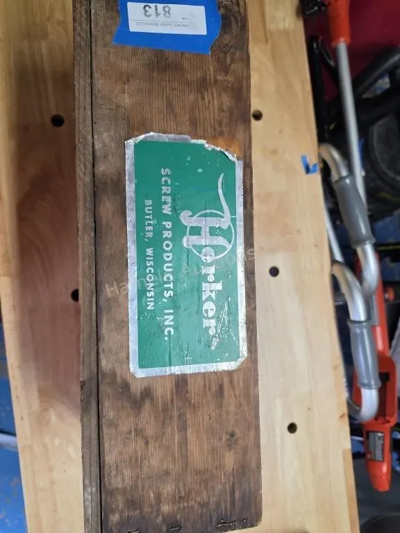 Herkers screw products wooden box