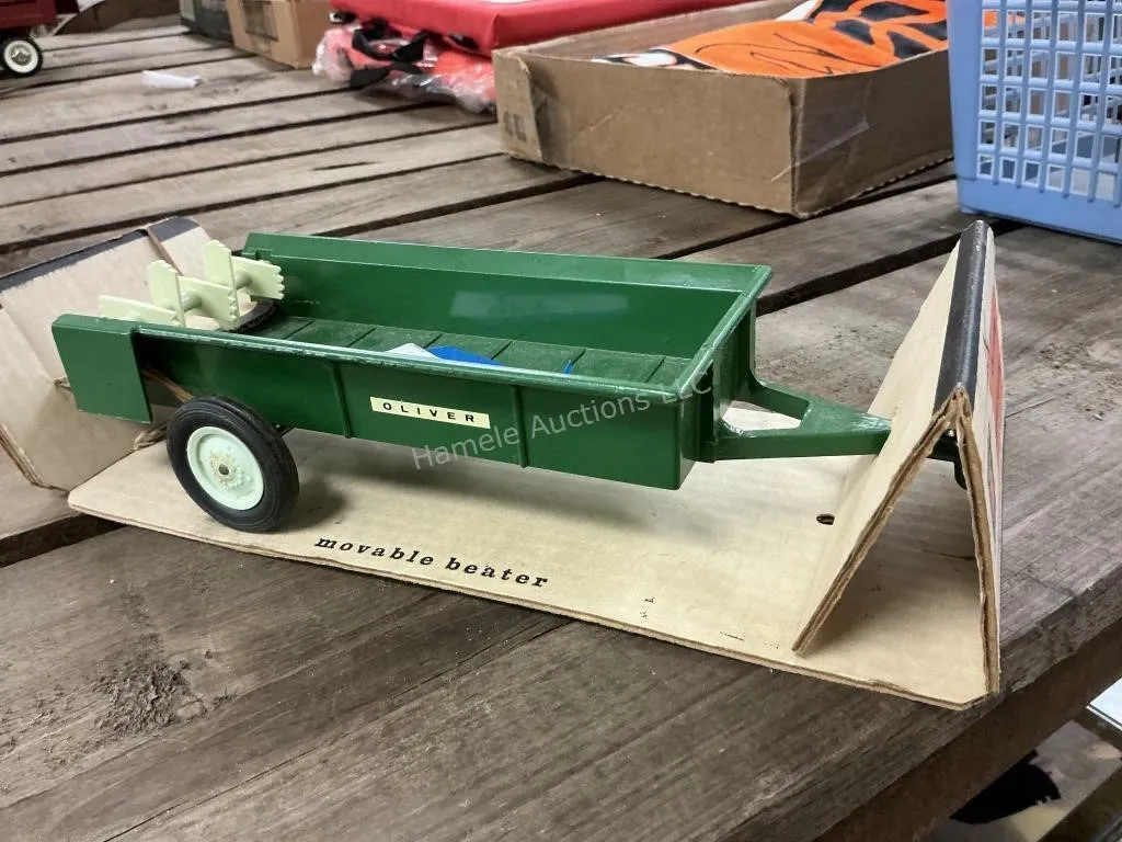 ERTL Oliver Spreader