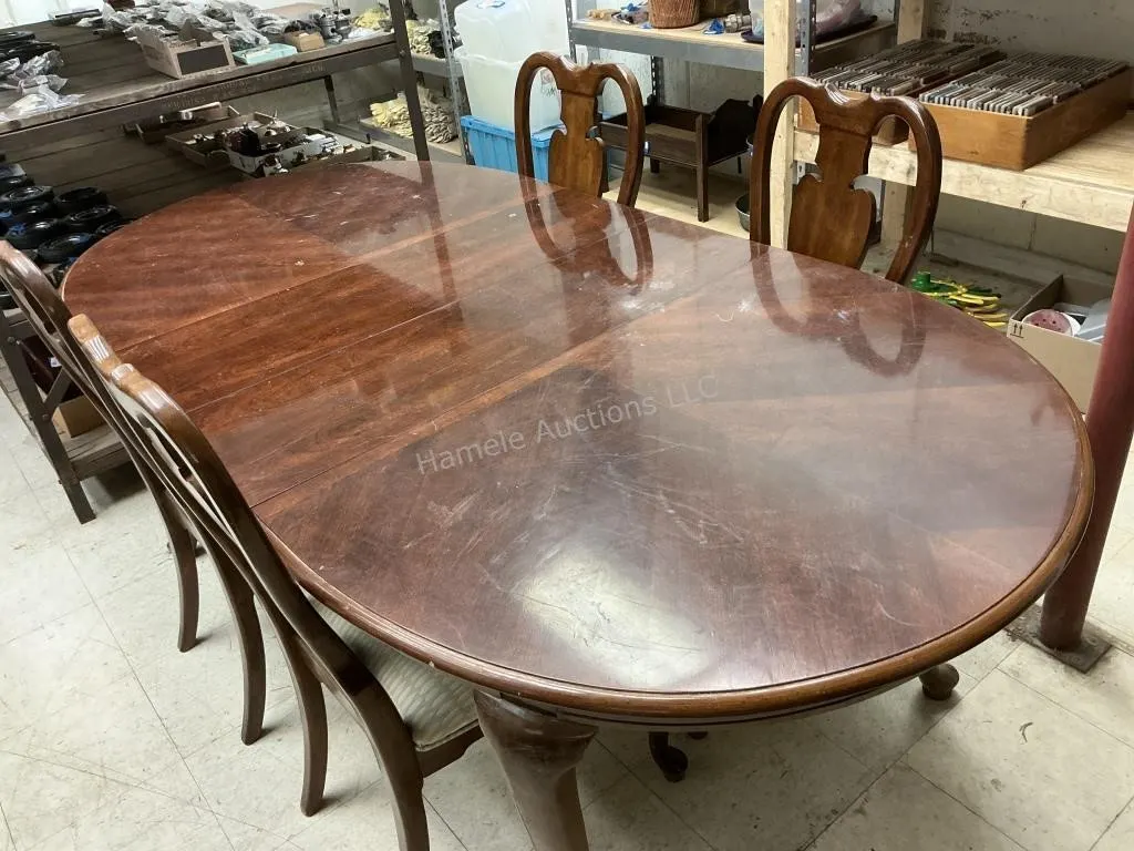 Dining Table & 4 Chairs with Leaves
