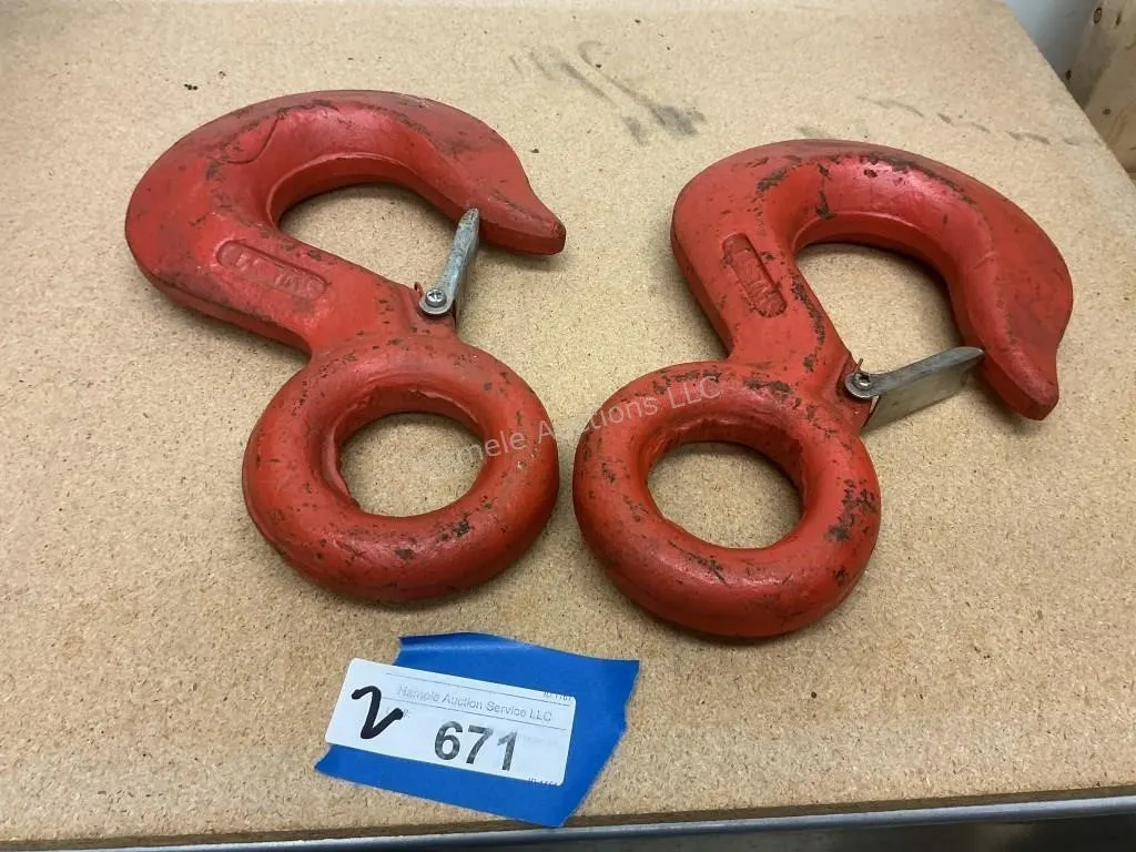 2 Iron Hooks