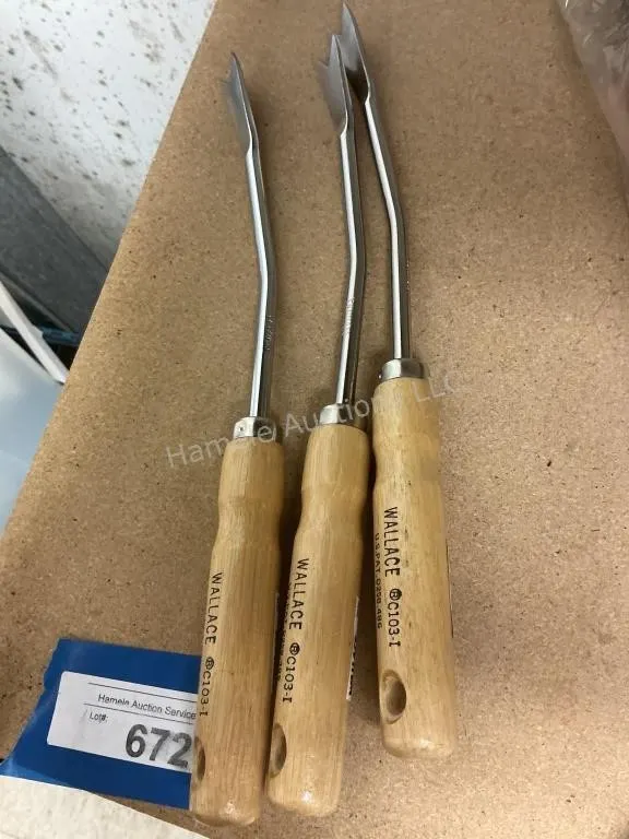 3 Garden Weeders