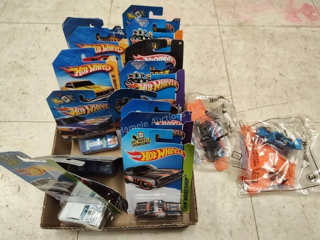 18 Hot Wheels