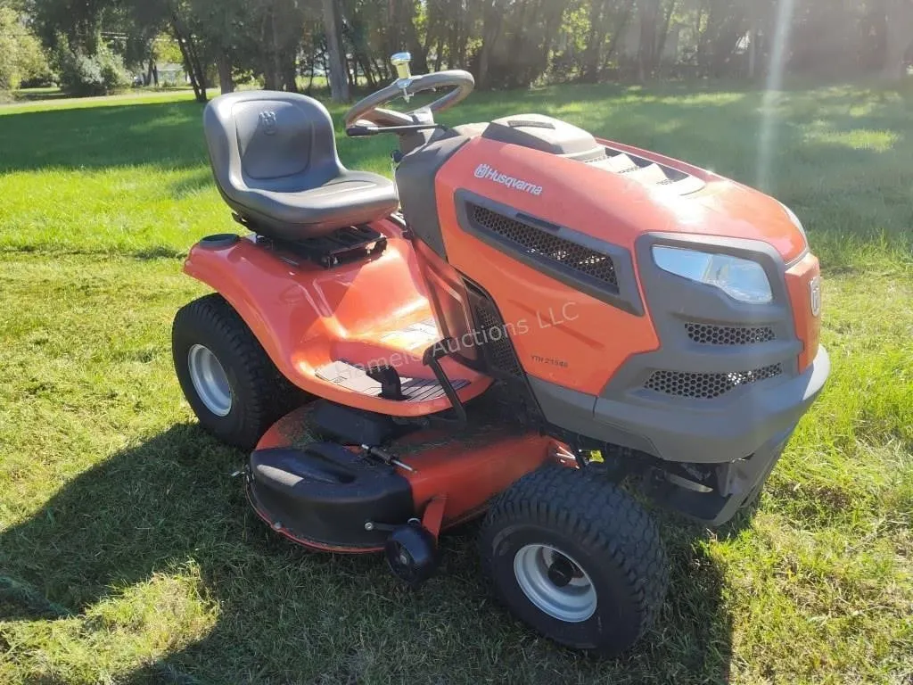 Husqvarna YTH 21546 Lawn Mower