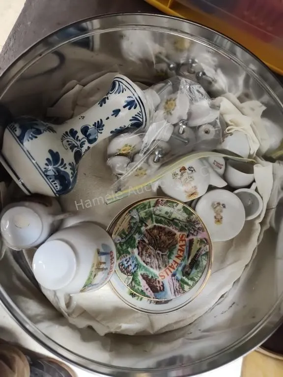 Miniature tea set, knobs and other