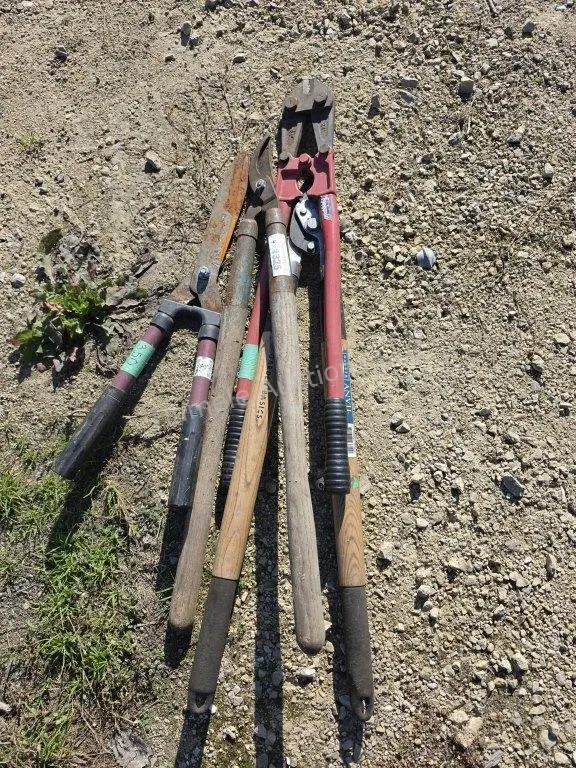 Trimmers and bolt cutter