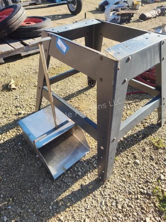 Tool stand and scoop
