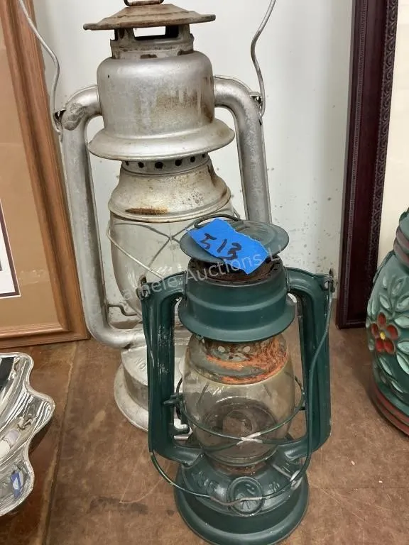 2 Lanterns