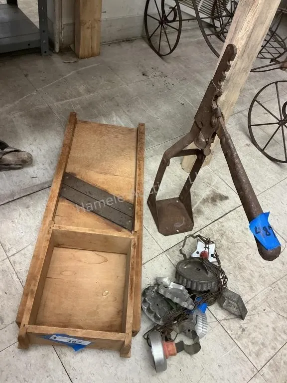 Three Kitchen Primitives