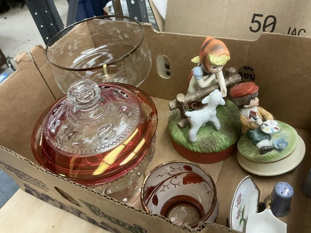 Decorative Dishes & Knickknacks