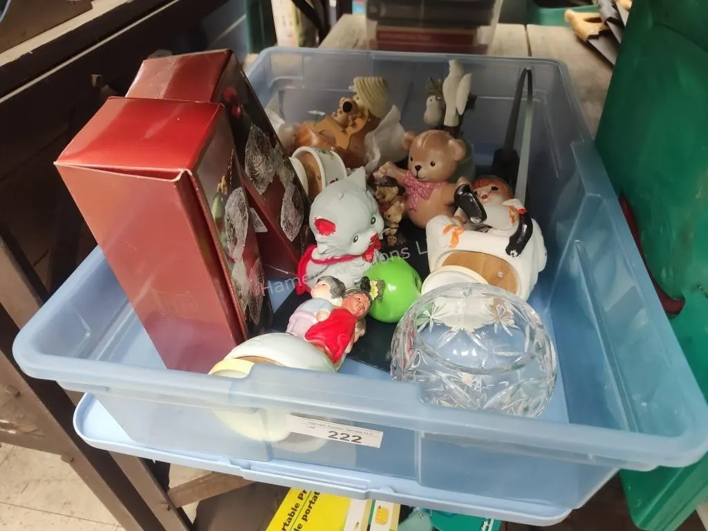 Music boxes and other decor