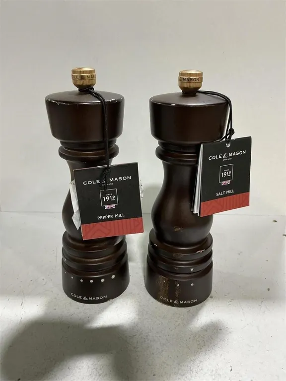 Cole and Mason 1919 Salt and Pepper Mill Set