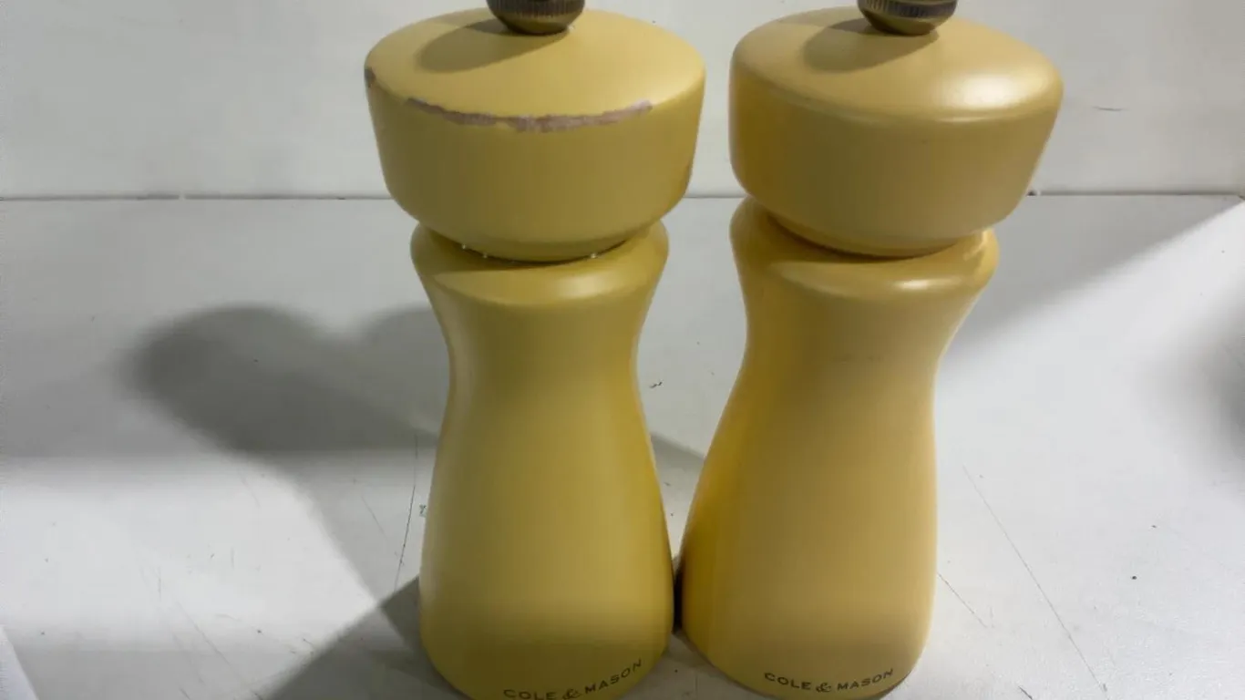 Cole and Mason Yellow Salt and Pepper Mill Set