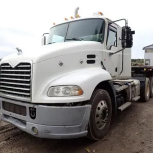 2011 Mack CXU613 T/A Hiway Tractor - Day Cab 1M1AW