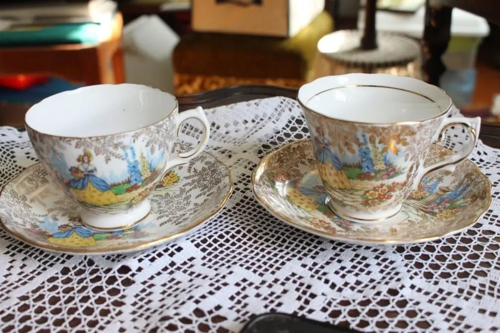 Pair Colclough bone china teacups & saucers,