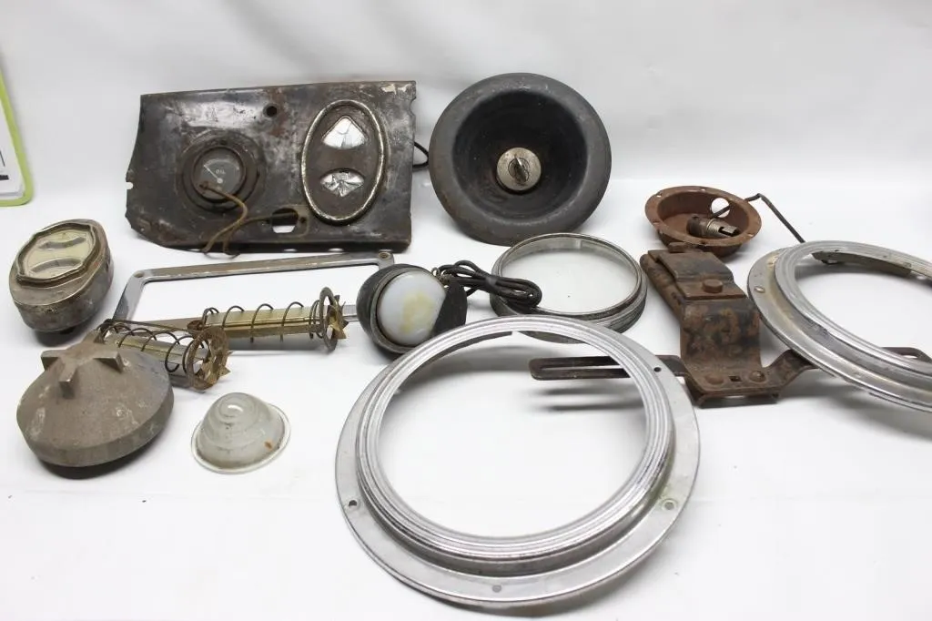 Vintage Auto Gauges, Headlight Rims & Parts Lot