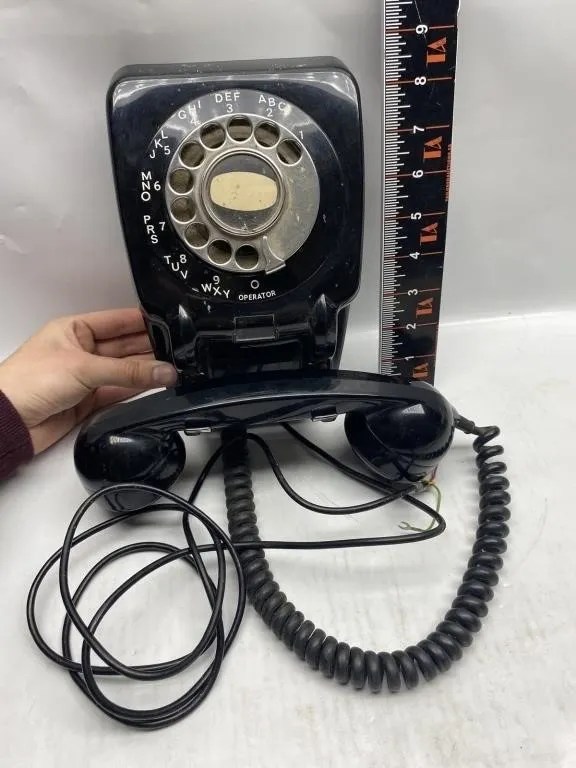Vintage GTE Automatic Electric Wall Rotary Phone