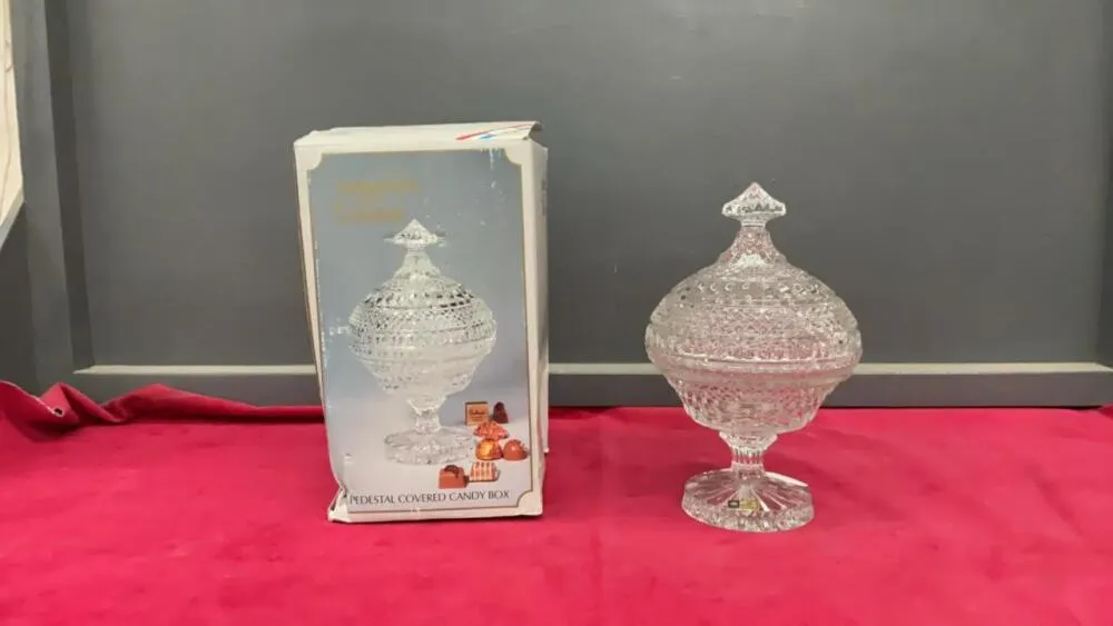 VINTAGE MONTPELLIER PEDESTAL CRYSTAL CANDY DISH W/ LID