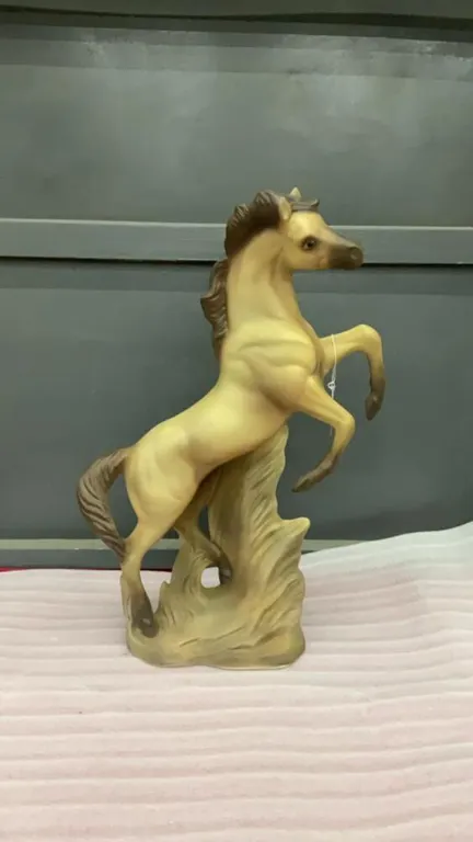 LARGE CERAMIC REARING HORSE